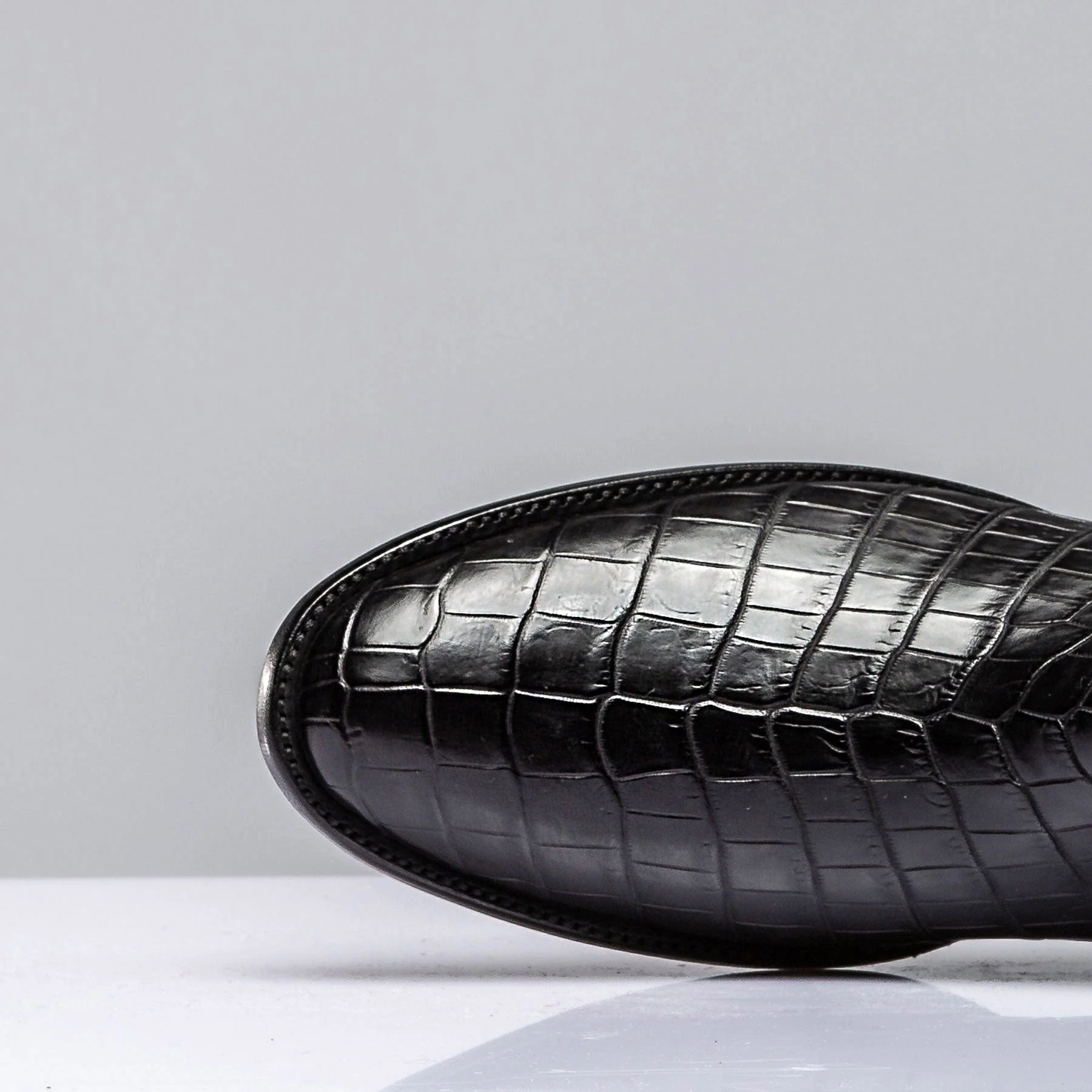 Black Crocodile Chelsea Boots - Image 4