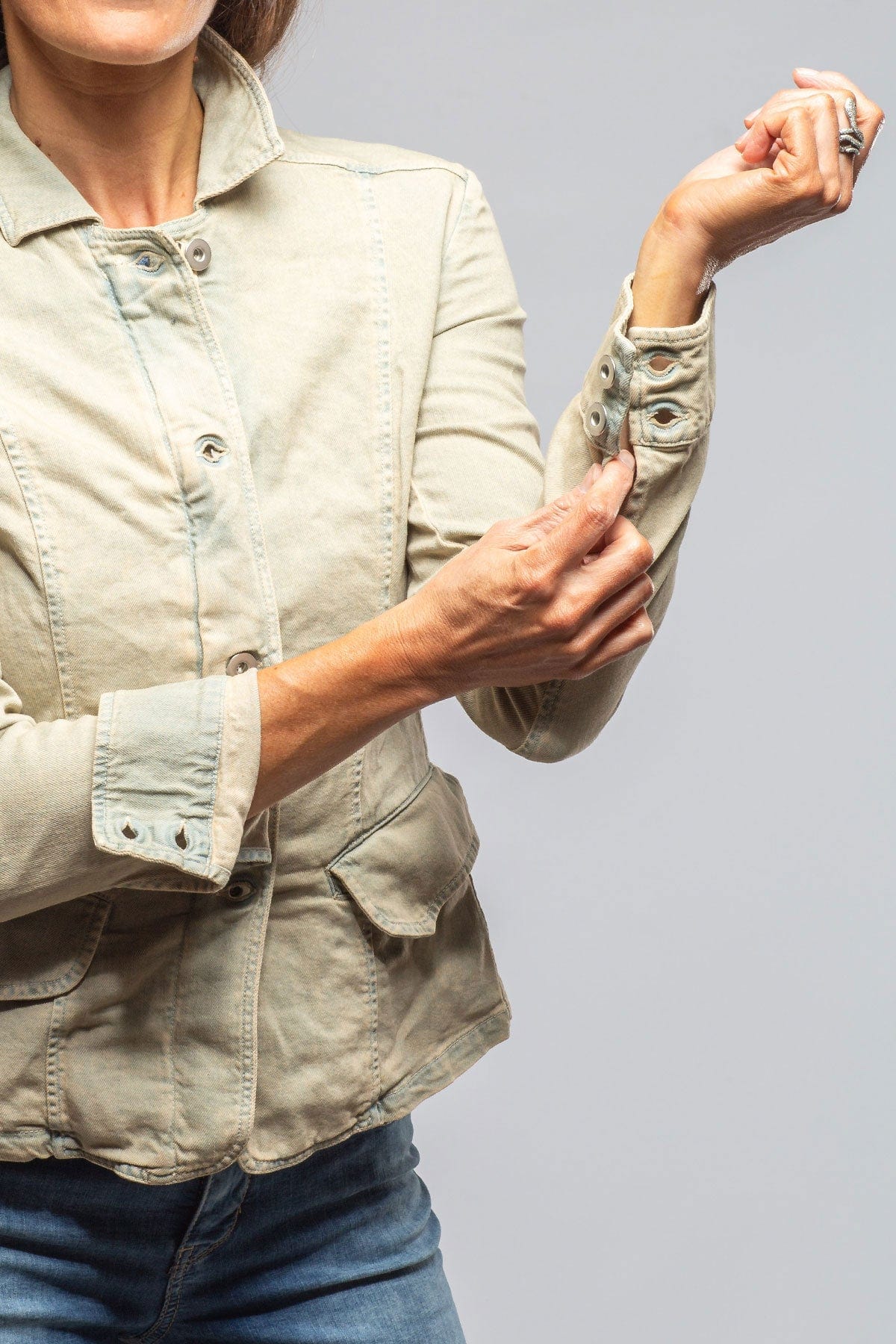 Evelyn Chambray Blazer In Natural Vintage - Image 2