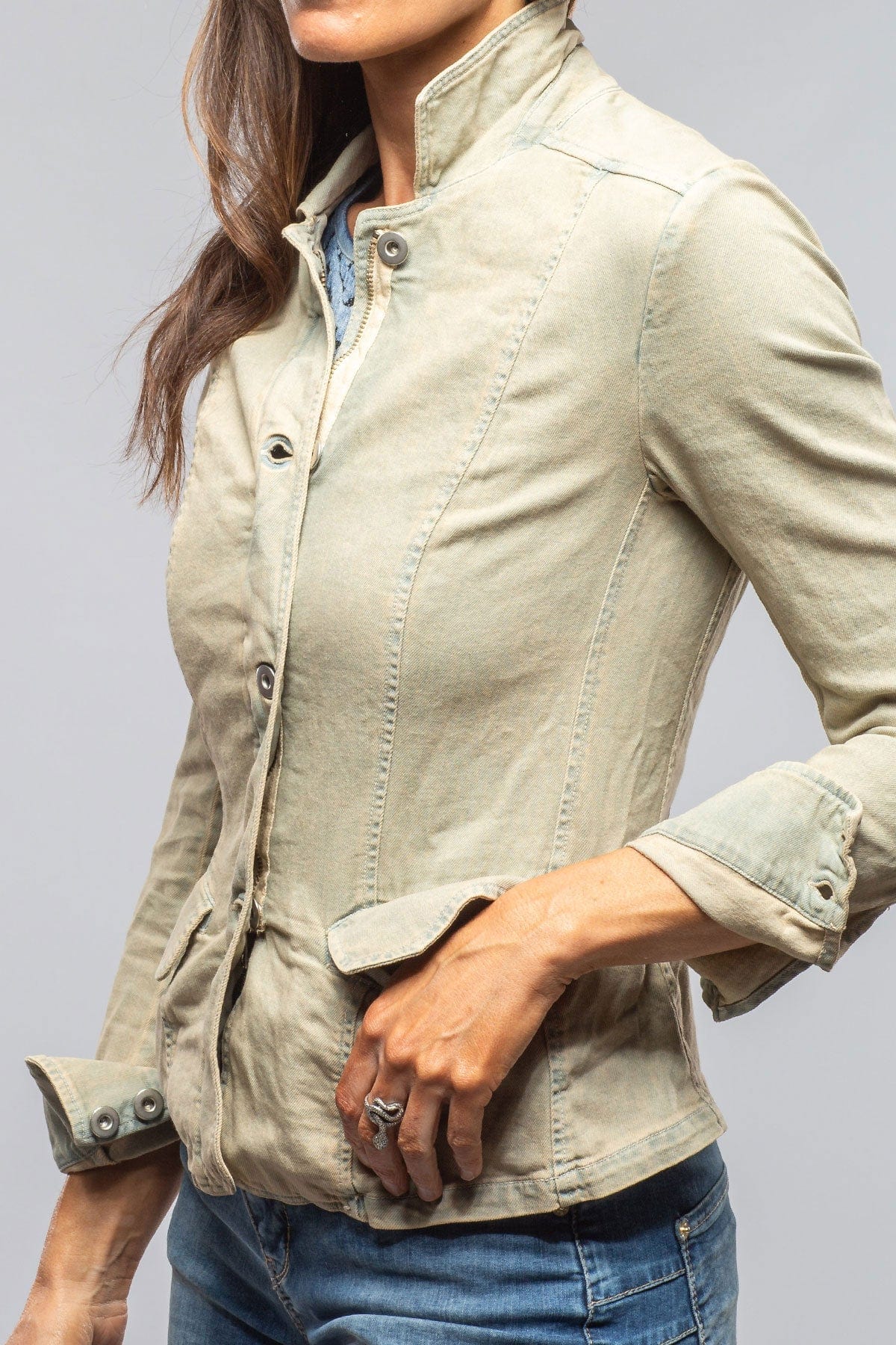 Evelyn Chambray Blazer In Natural Vintage - Image 4
