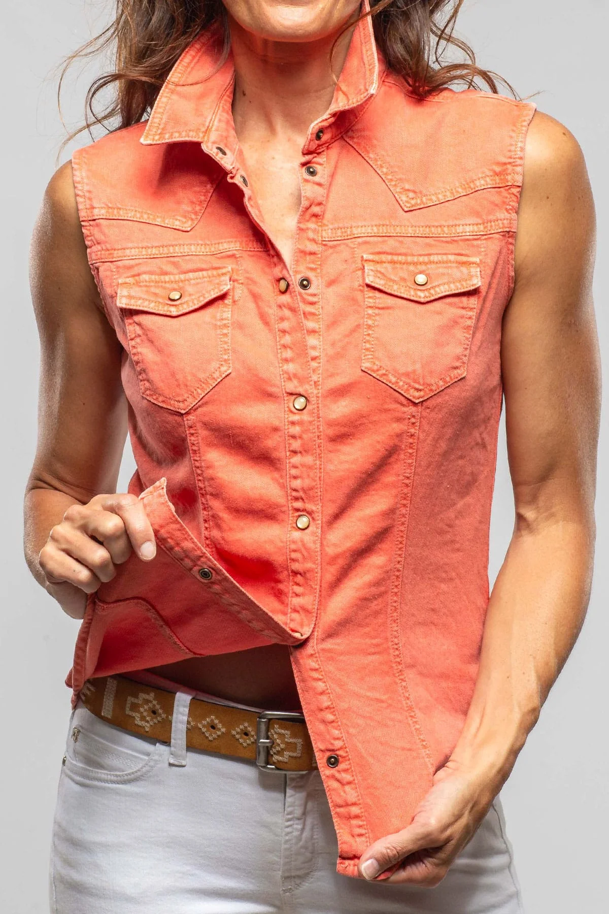 June Sleeveless Linen-Cotton Snap Shirt In Tomato - Image 2