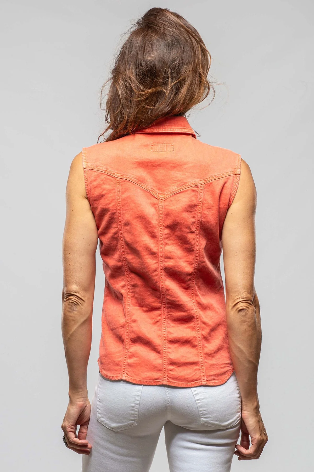 June Sleeveless Linen-Cotton Snap Shirt In Tomato - Image 5