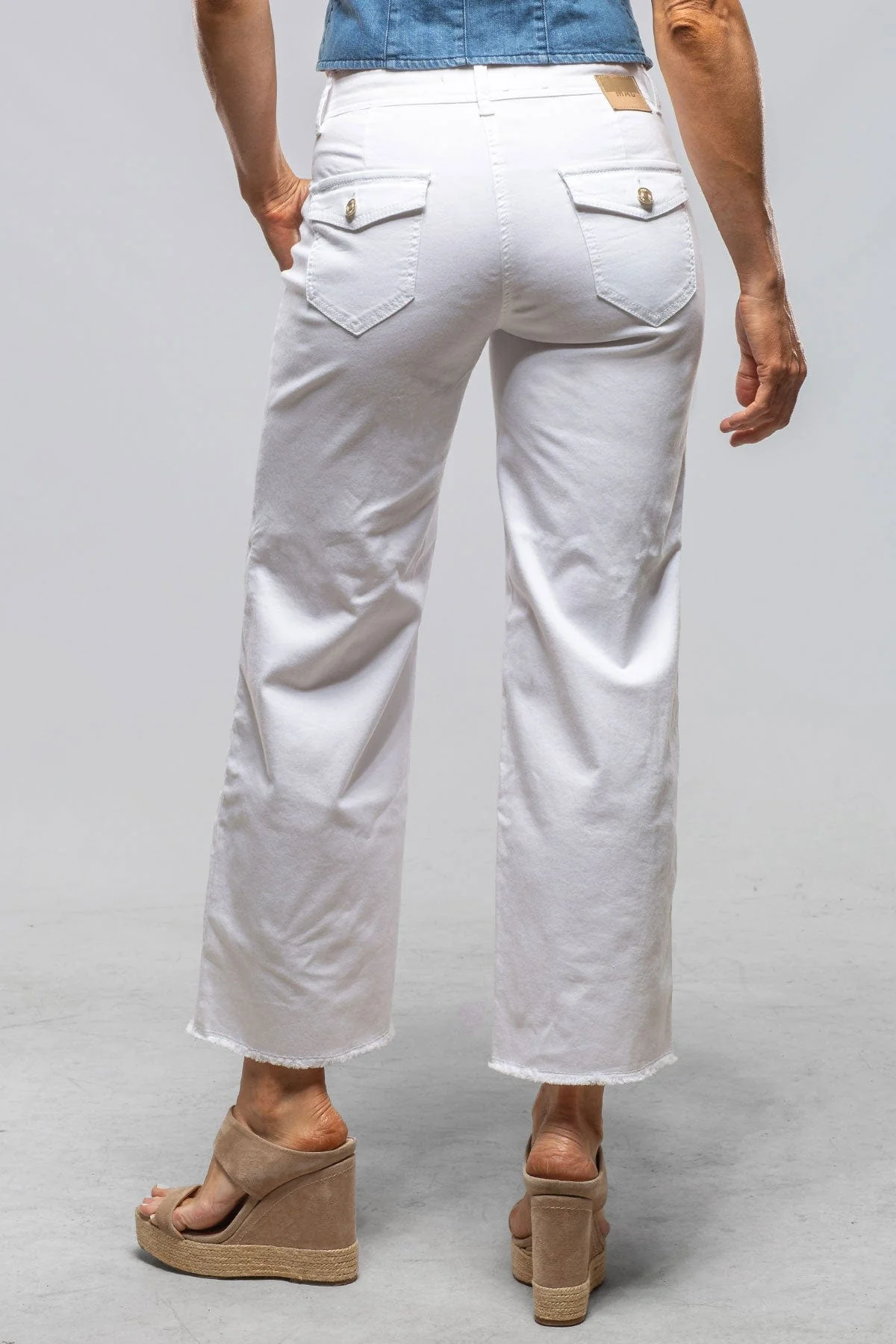 MAC Jamie Cropped Lightweight Denim In White - Image 4