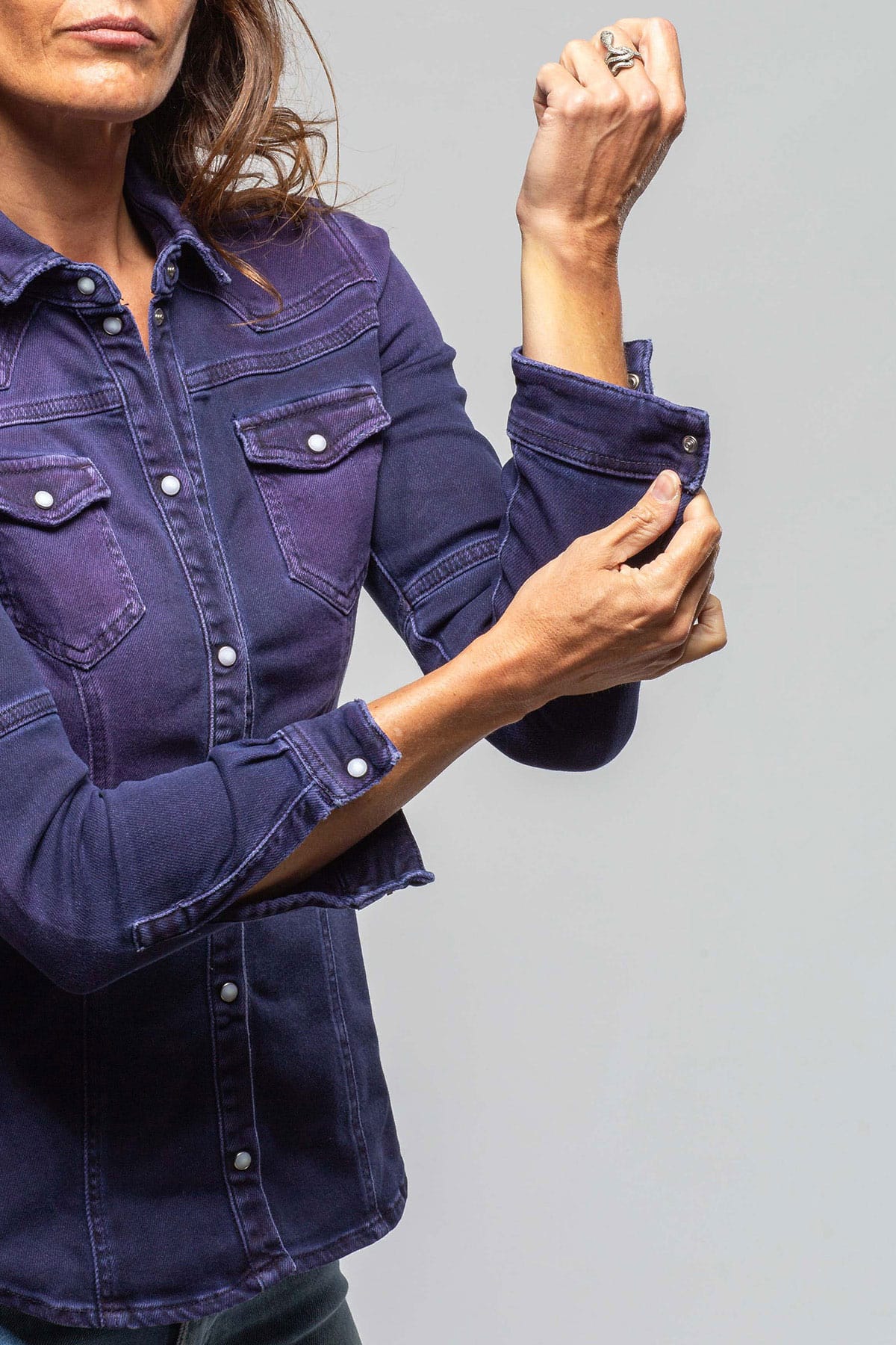 Maddi Fitted Western Snap Shirt In Blueberry - Image 4