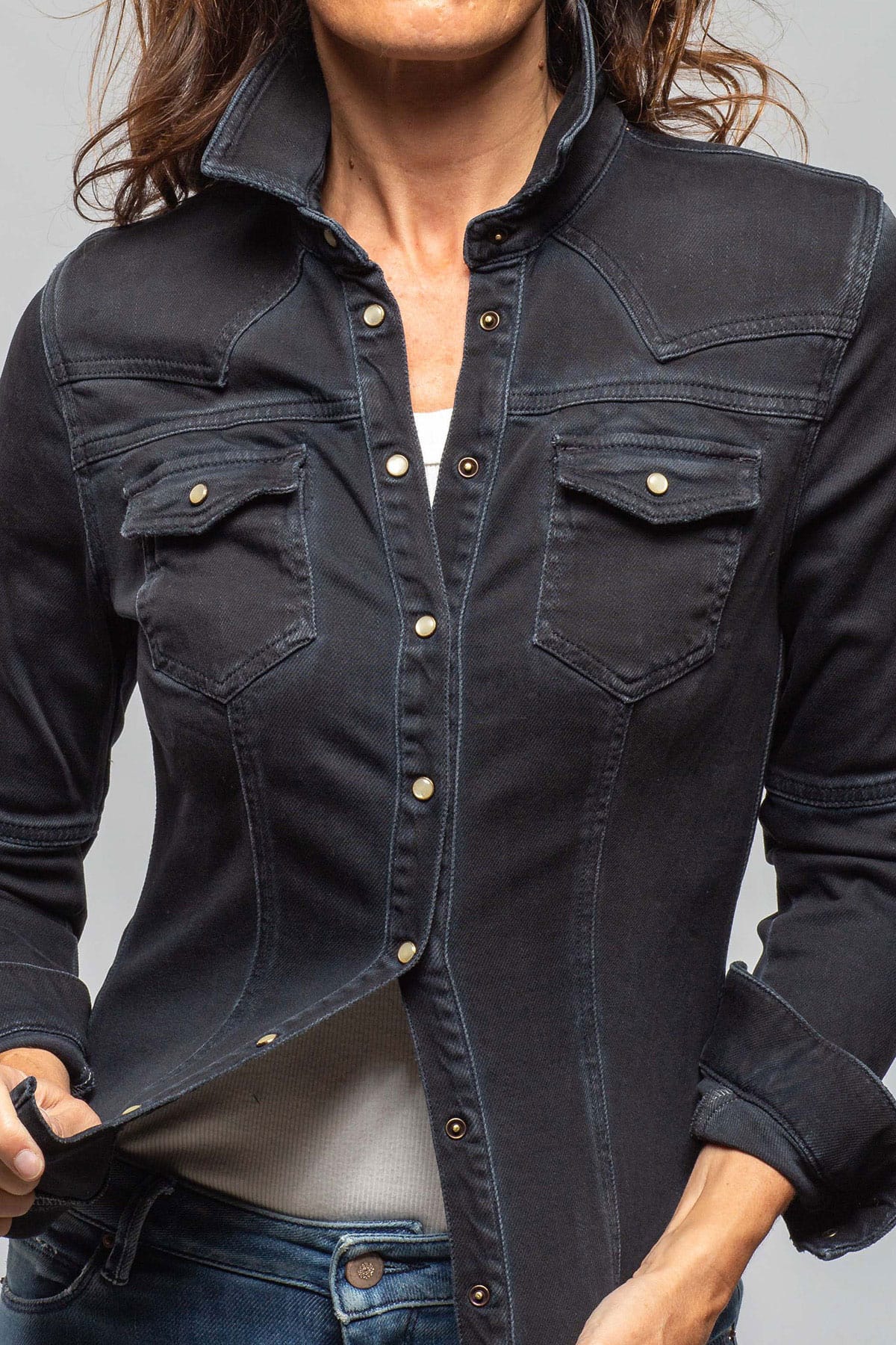 Maddi Fitted Western Snap Shirt In Nero - Image 2