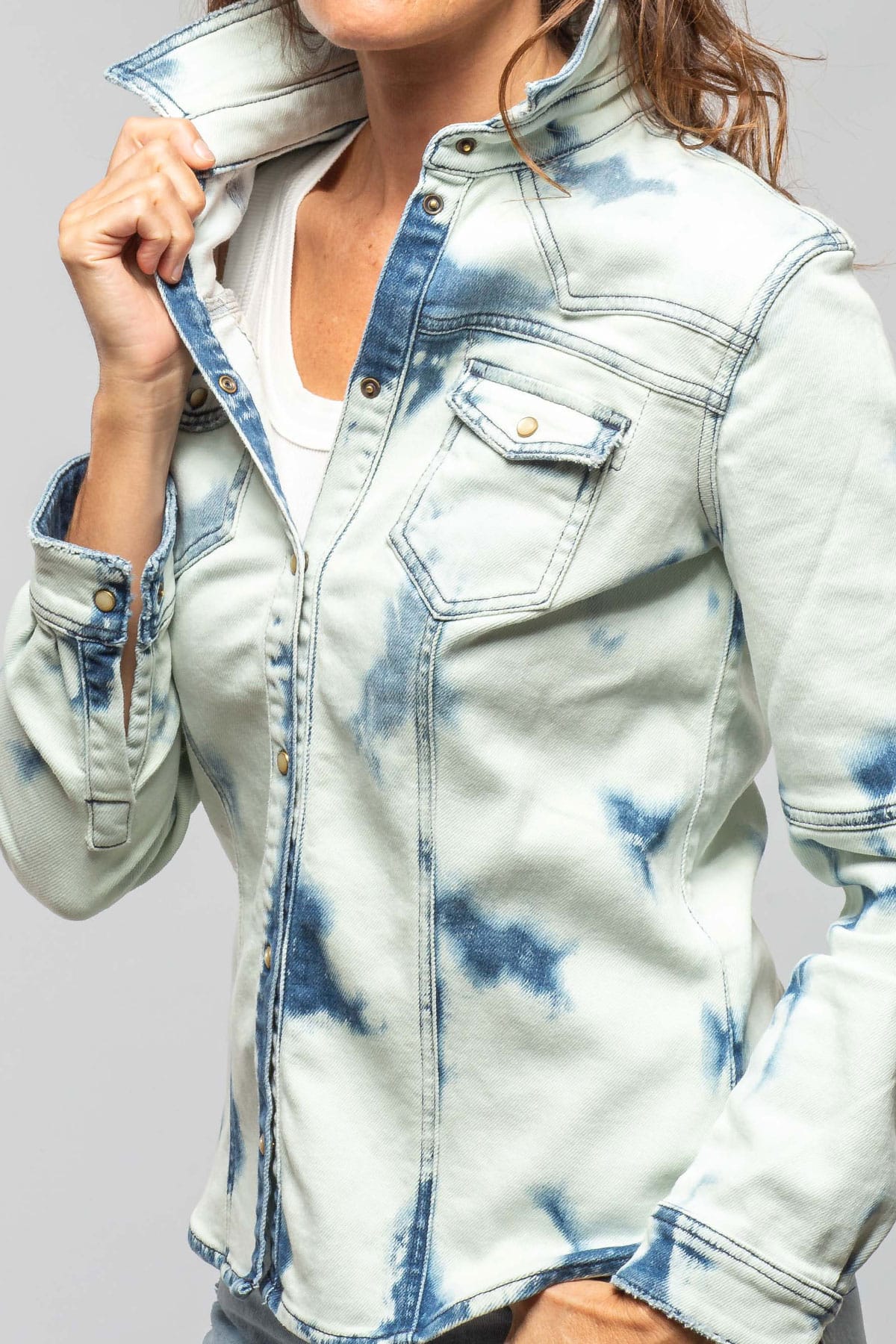 Maddi Fitted Western Snap Shirt In White Over Dye - Image 5