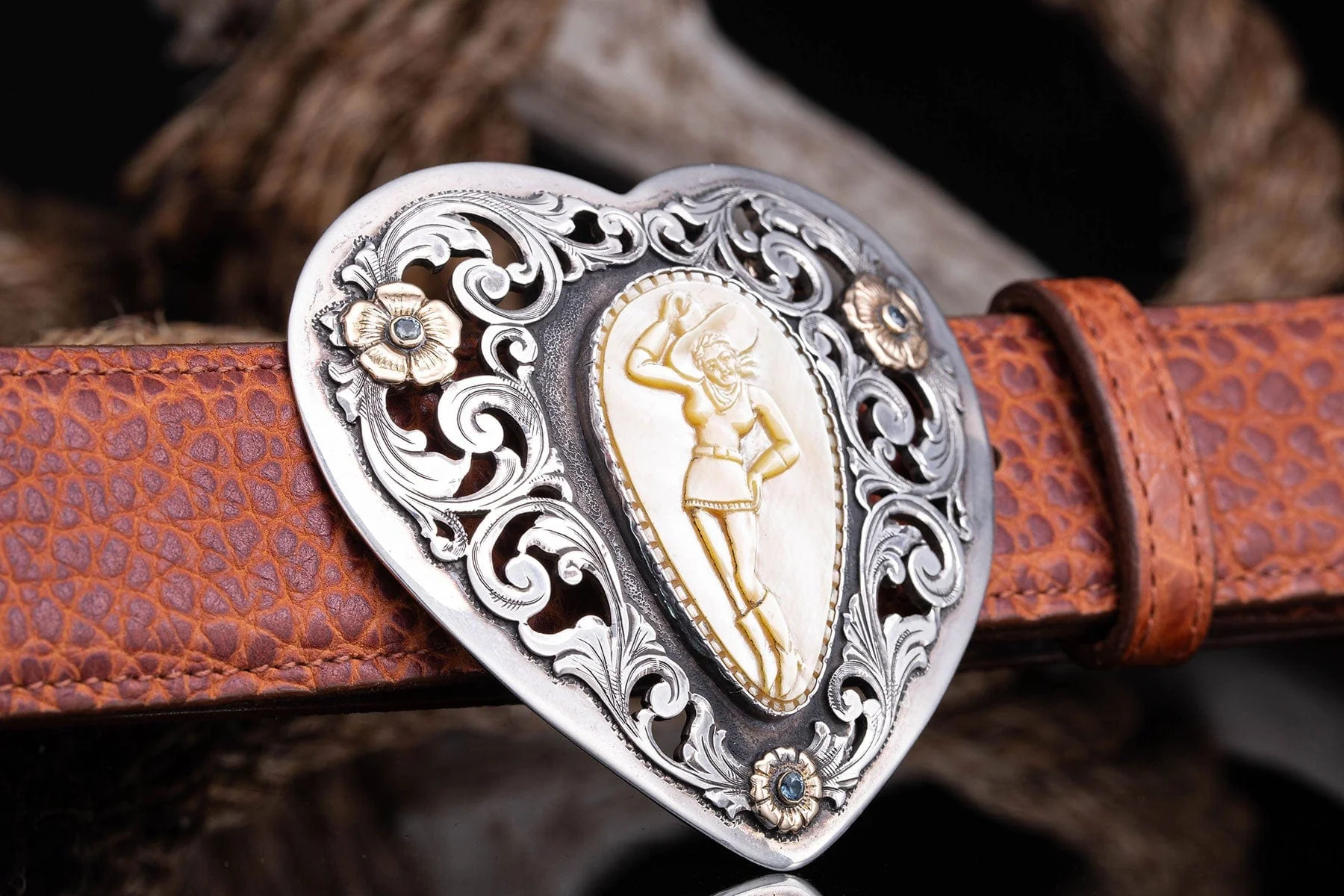 Mother of Pearl Trophy Buckle - Image 2