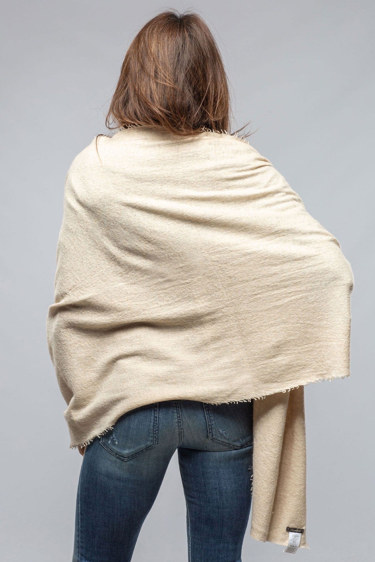 Nuovo Pedro Cashmere Silk Scarf In Cream - Image 3