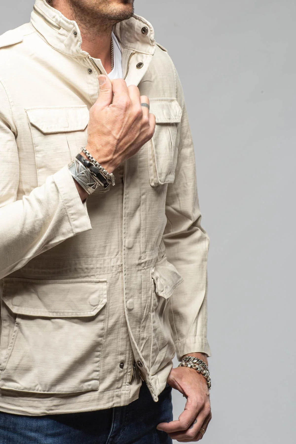 Savu Linen Jacket In Khaki - Image 3