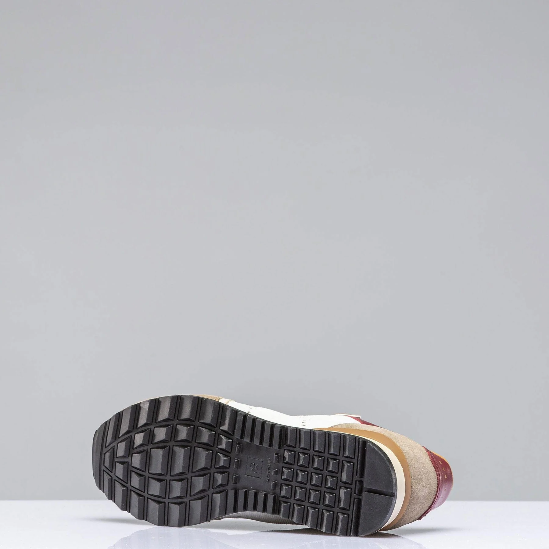Joan Sneaker in Beige - Image 4