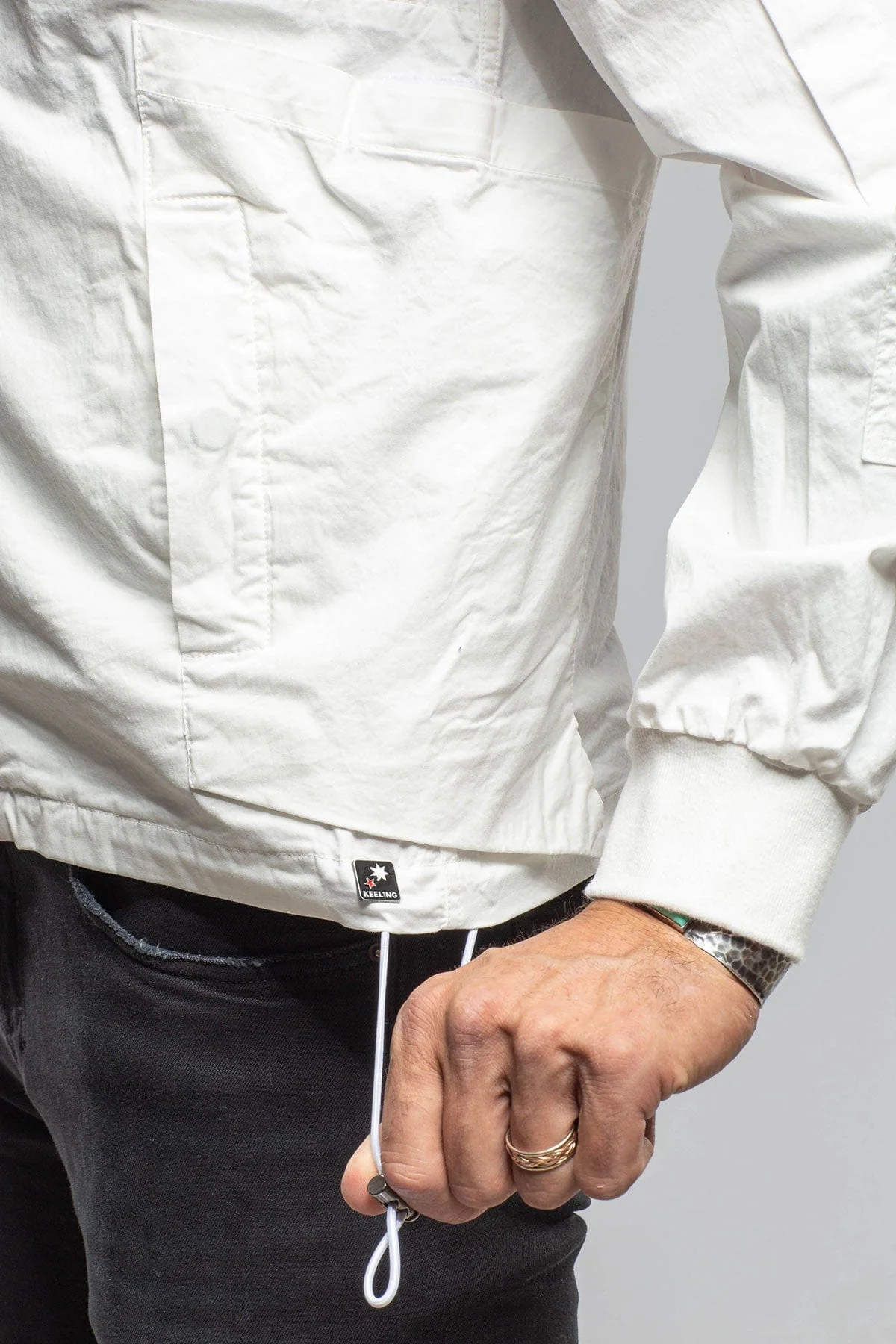 Tavalu Utility Hoodie In White - Image 6