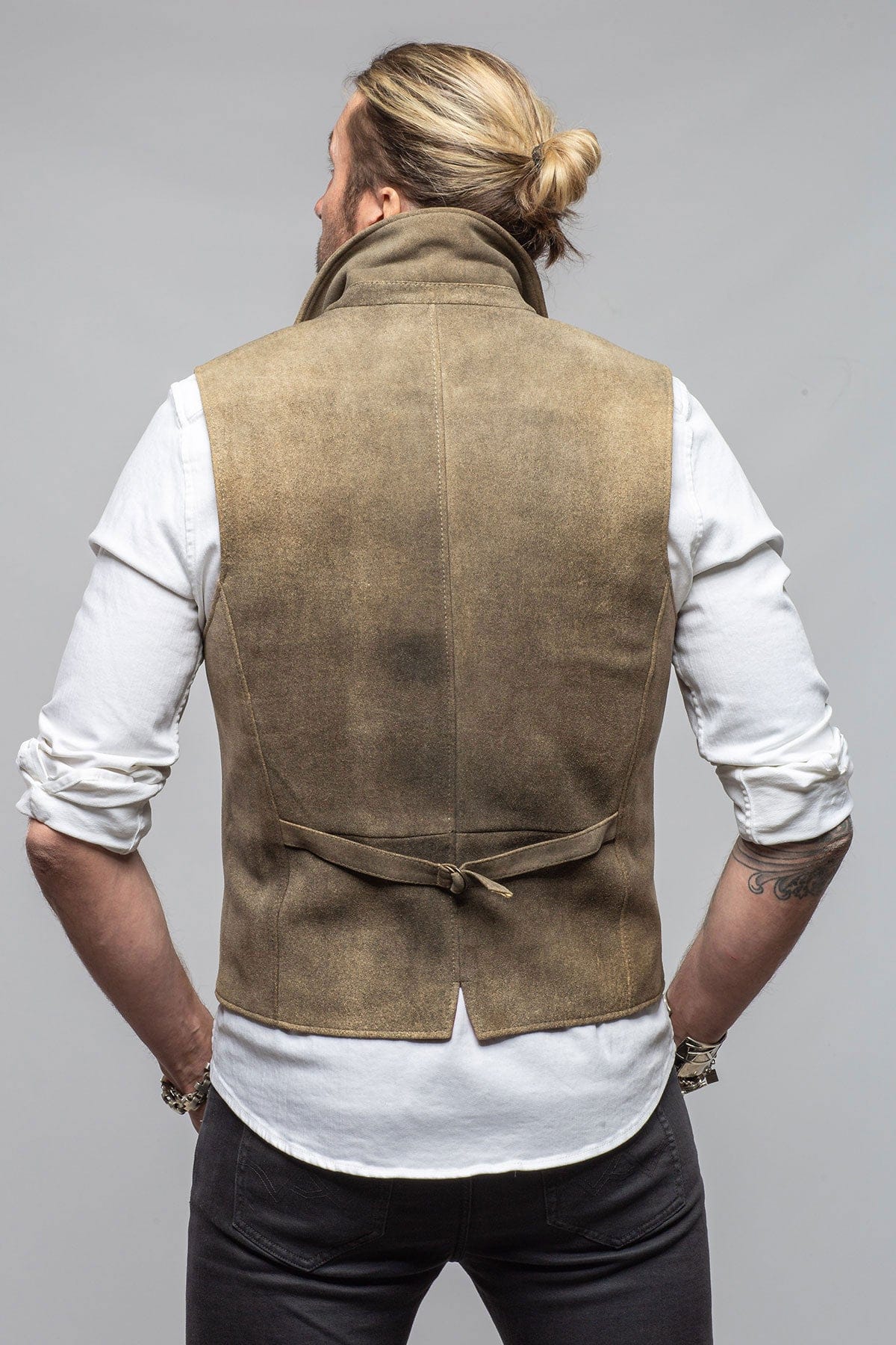 Trapp Notch Collared Vest In Vintage Grey - Image 4