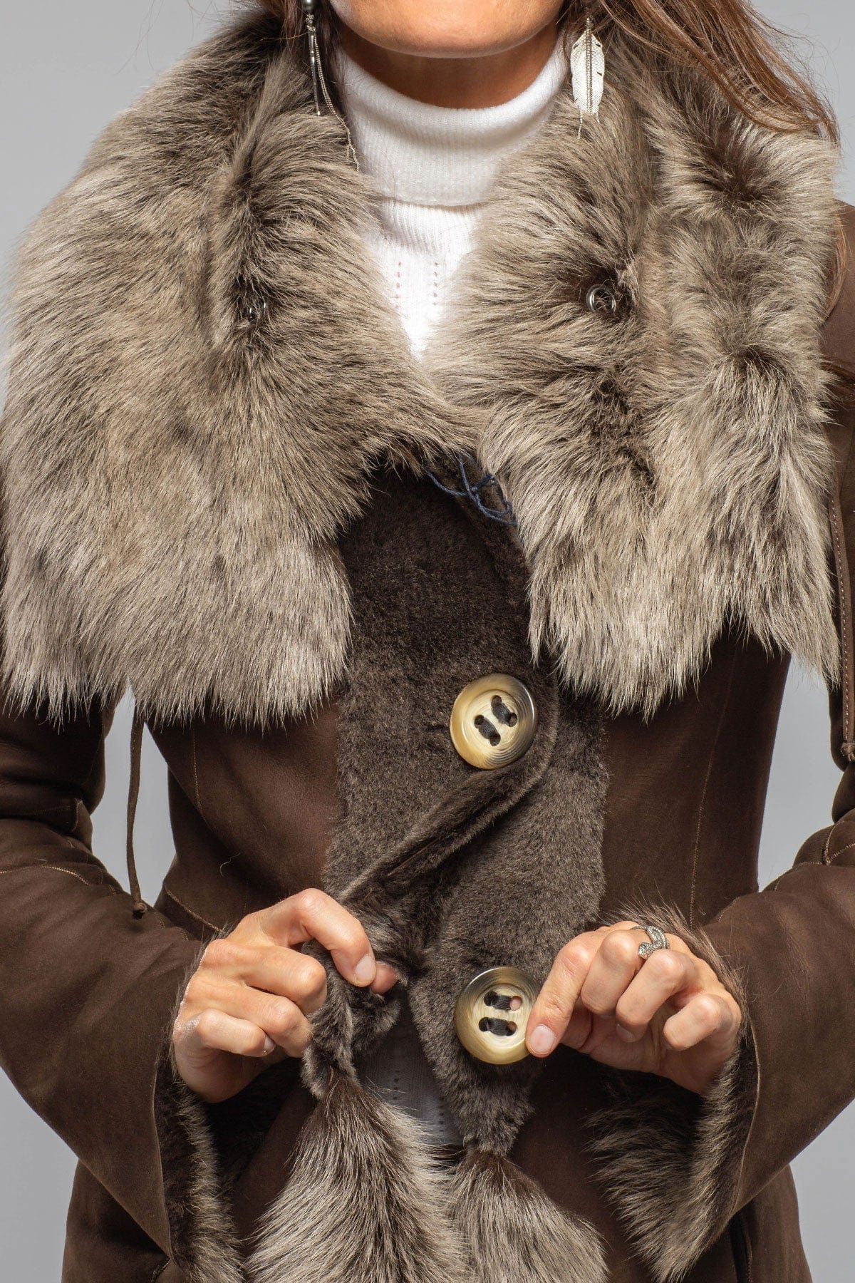 Wild Reversible Shearling In Selva - Image 5