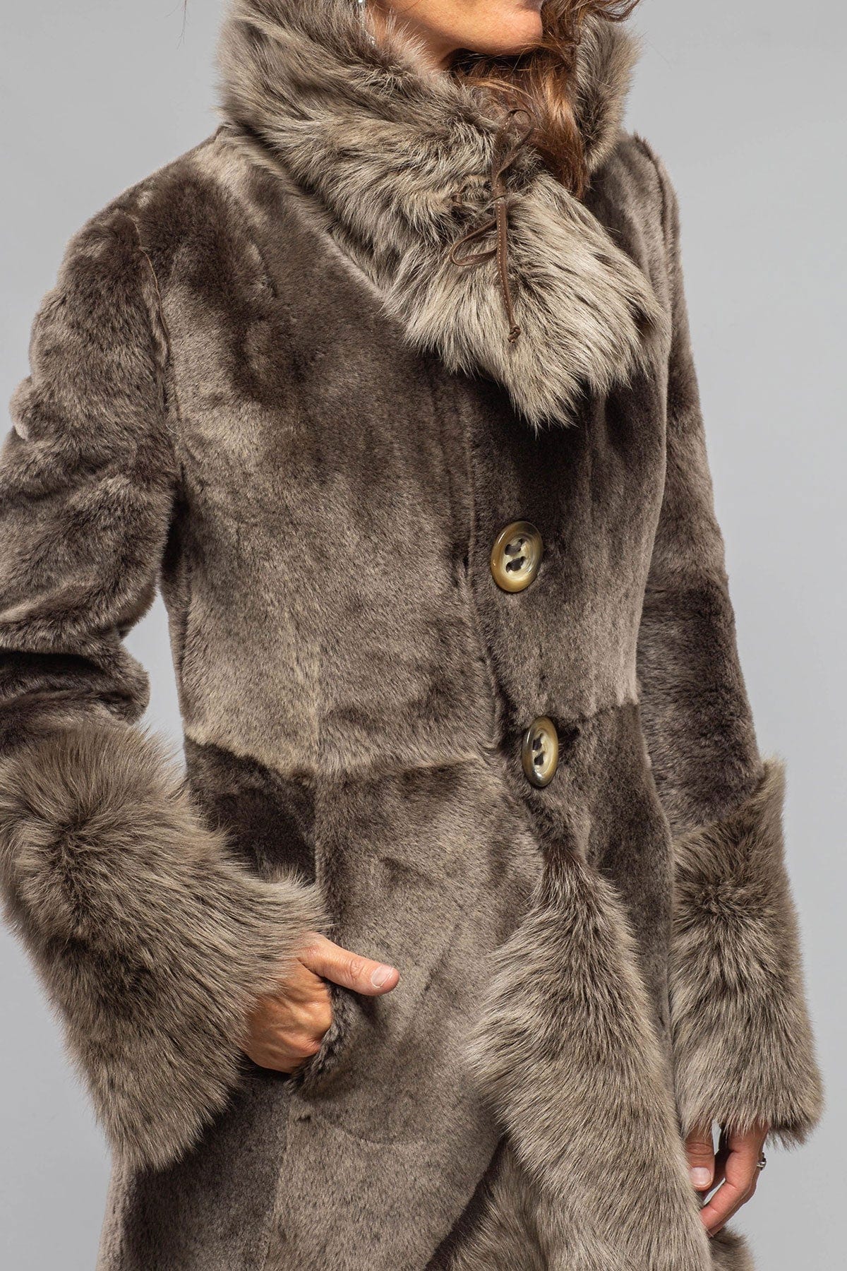 Wild Reversible Shearling In Selva - Image 8