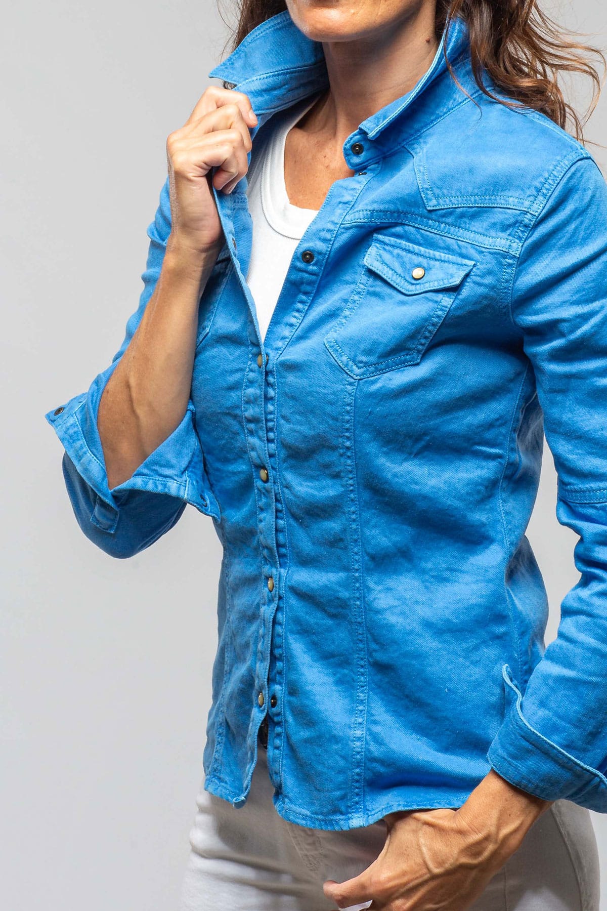 Yarmony Linen-Cotton Snap Shirt In Electric Blue - Image 5