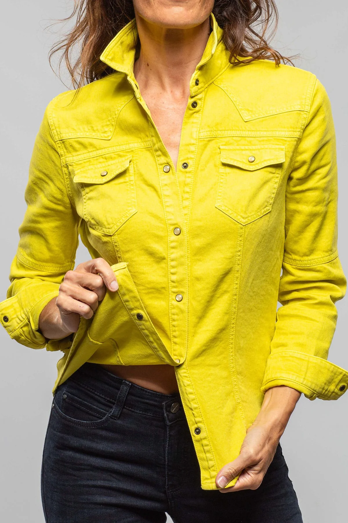 Yarmony Linen-Cotton Snap Shirt In Limone - Image 5