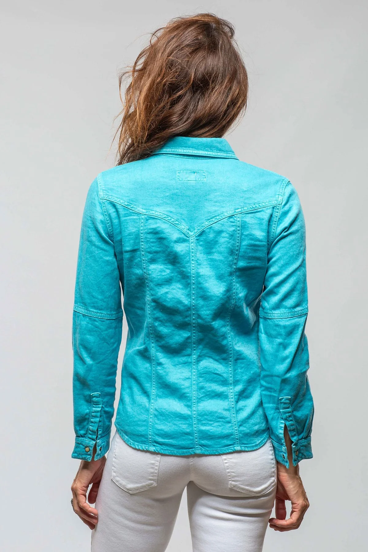 Yarmony Linen-Cotton Snap Shirt In Turquoise - Image 6