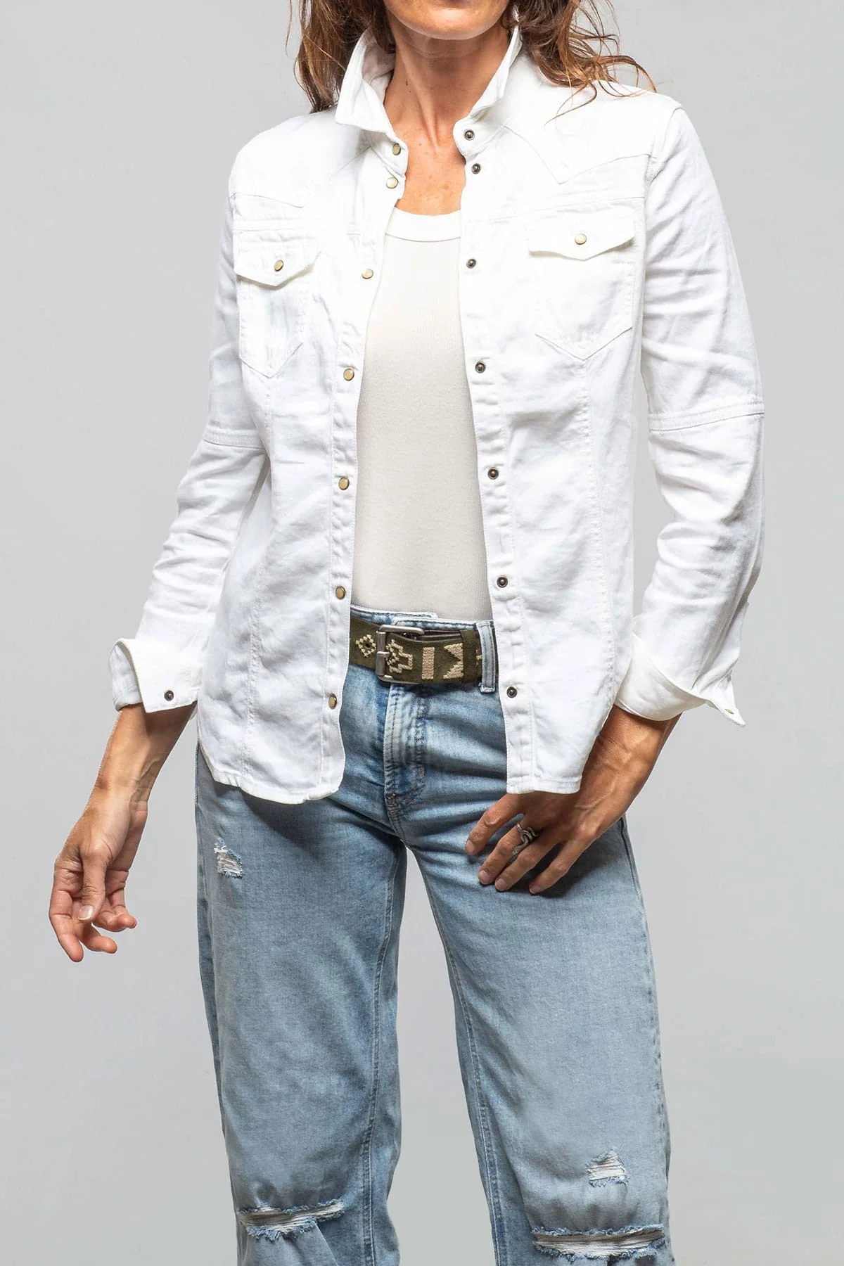 Yarmony Linen-Cotton Snap Shirt In White - Image 3