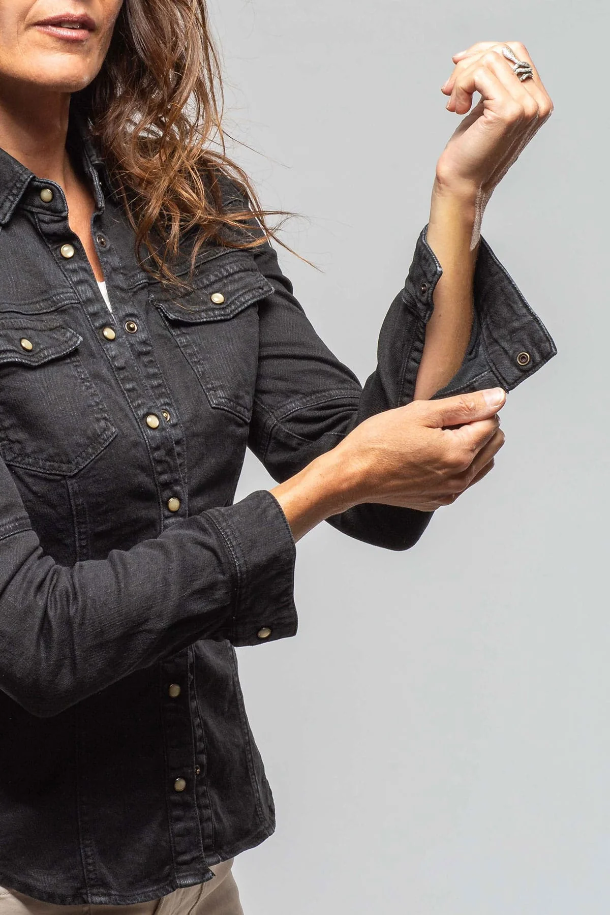 Yarmony Linen-Cotton Snap Shirt In Nero - Image 5