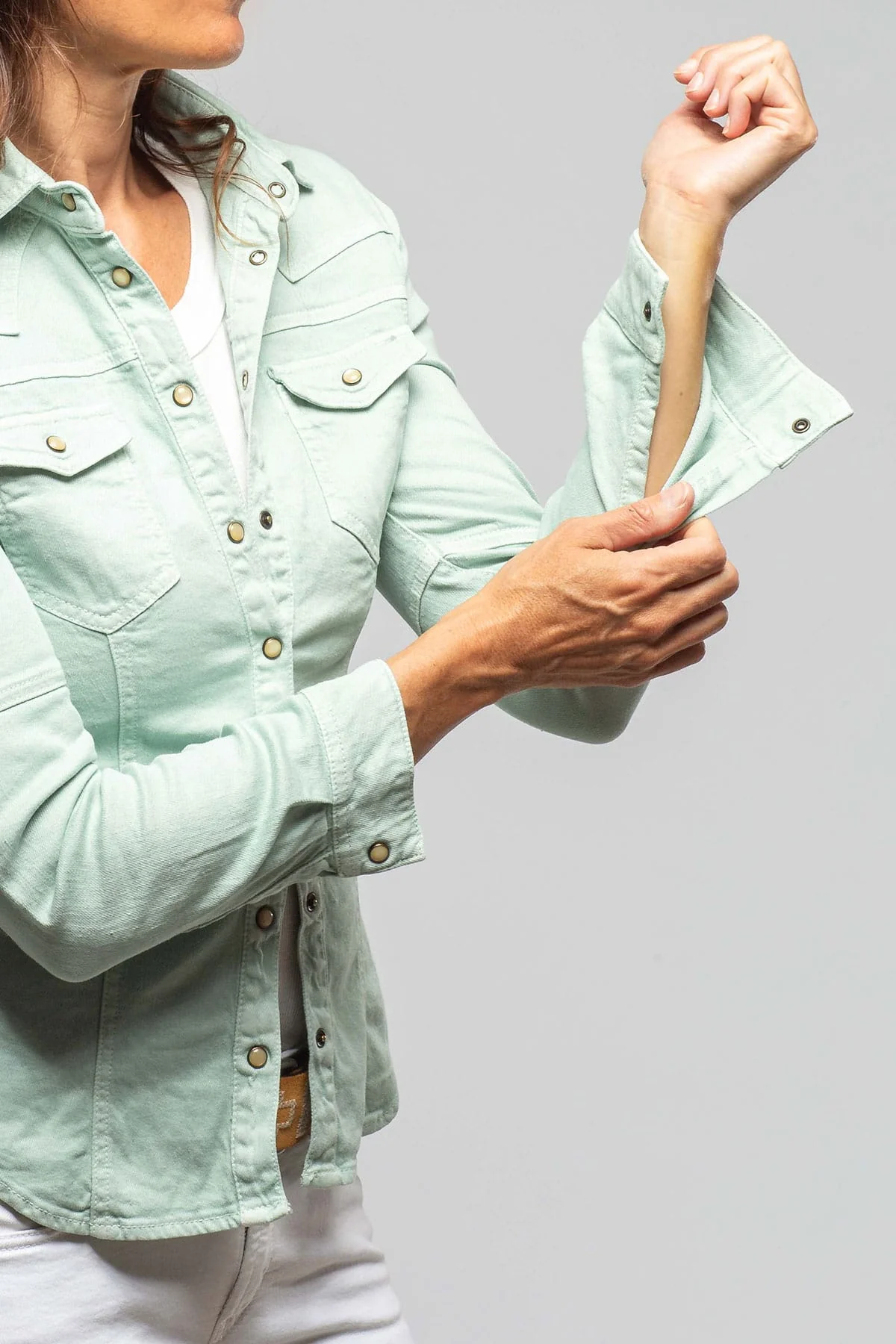 Yarmony Linen-Cotton Snap Shirt In Spearmint - Image 4