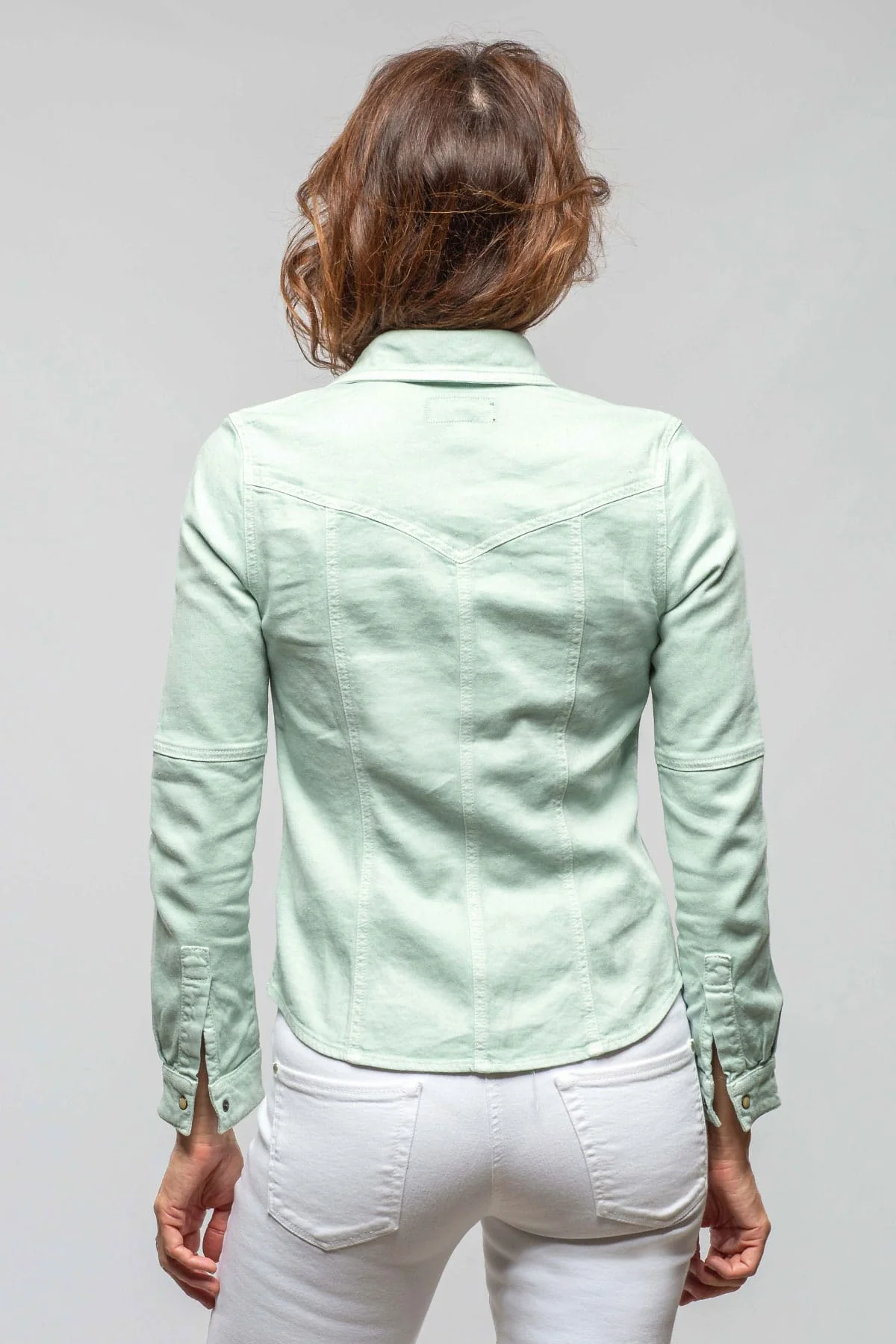 Yarmony Linen-Cotton Snap Shirt In Spearmint - Image 6